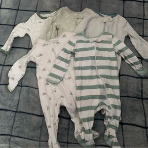 🍒 3/$20 🍒 Set of 5 cotton footy pajamas, 0-3 months, Cloud Island